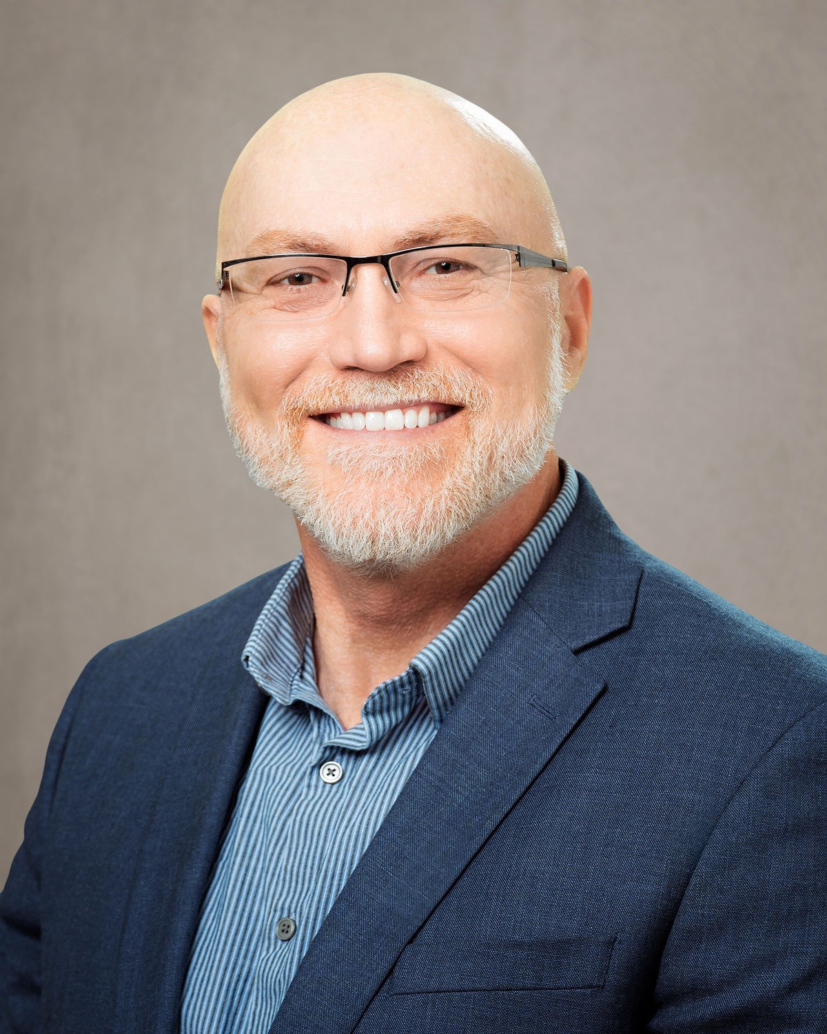 Headshot of Lionel Phelps