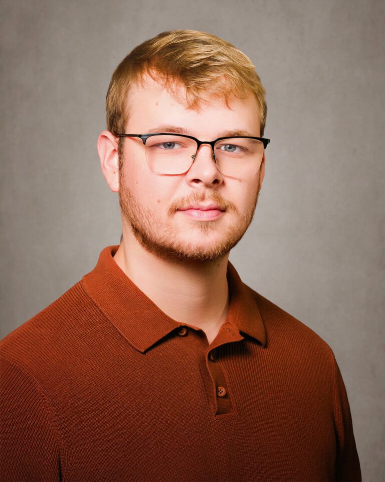 Headshot of Wesley Shelton